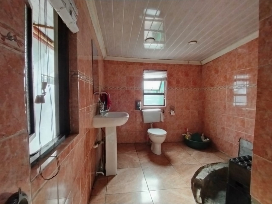 3 Bedroom Property for Sale in Silvertown Western Cape